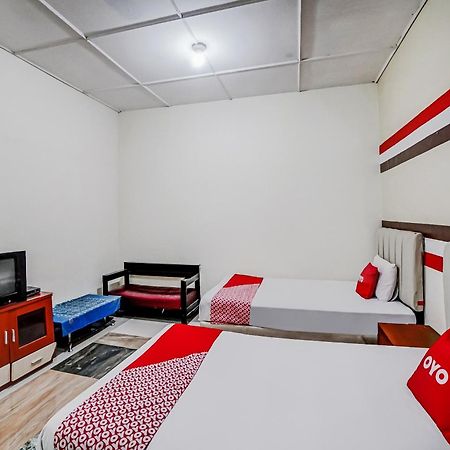 Oyo 90980 Al Karim Syariah Hotel Tanjungbalai Luaran gambar
