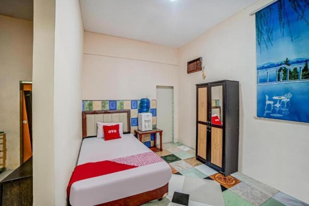 Oyo 90980 Al Karim Syariah Hotel Tanjungbalai Luaran gambar