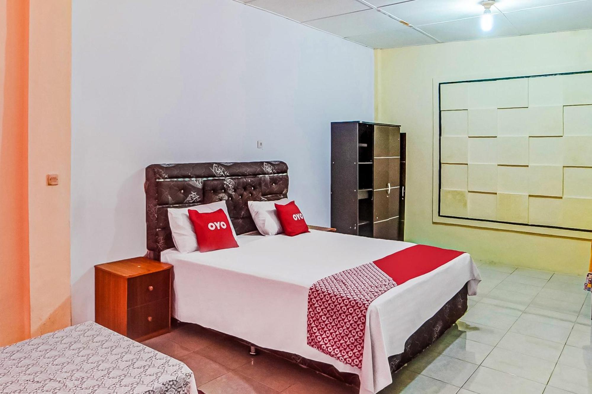 Oyo 90980 Al Karim Syariah Hotel Tanjungbalai Luaran gambar