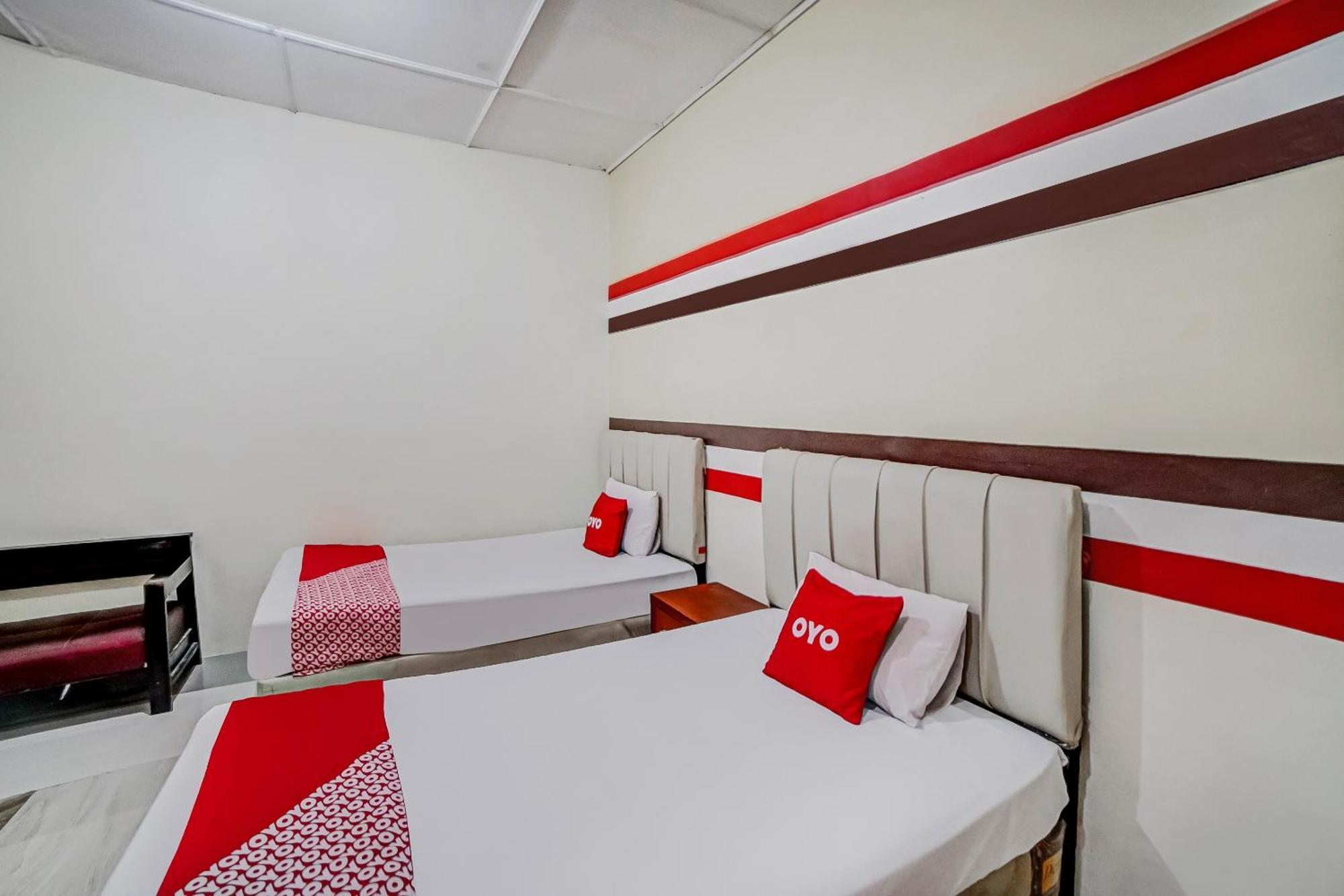 Oyo 90980 Al Karim Syariah Hotel Tanjungbalai Luaran gambar